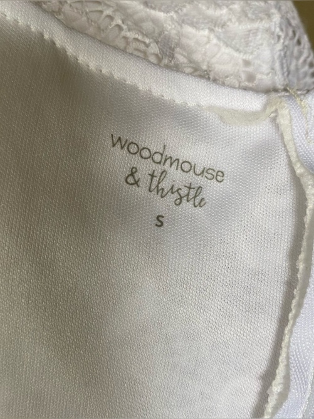 Woodmouse & thistle White lace maxi dress with long sleeves and zipper back - Picture 3 of 10